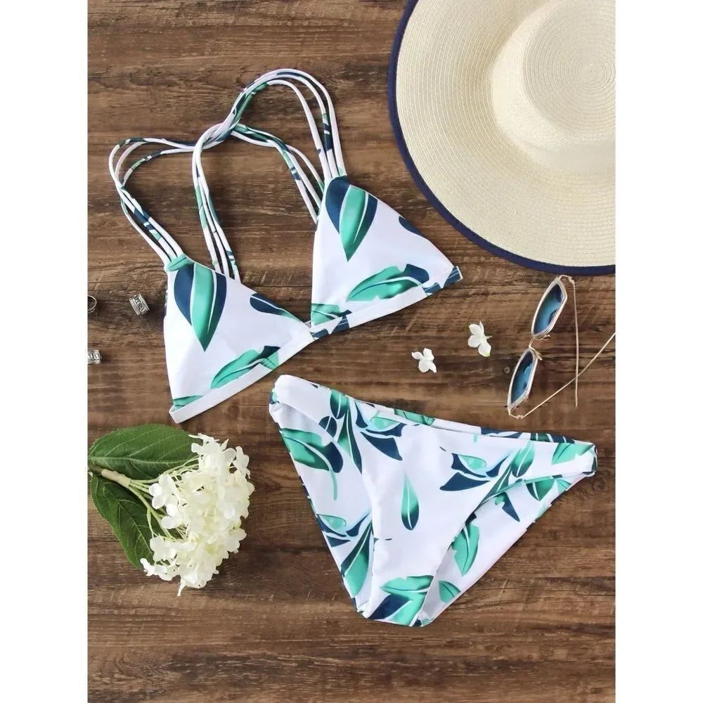 ✨ 2xHP✨Leaf Print Strappy Triangle Bikini Set✨